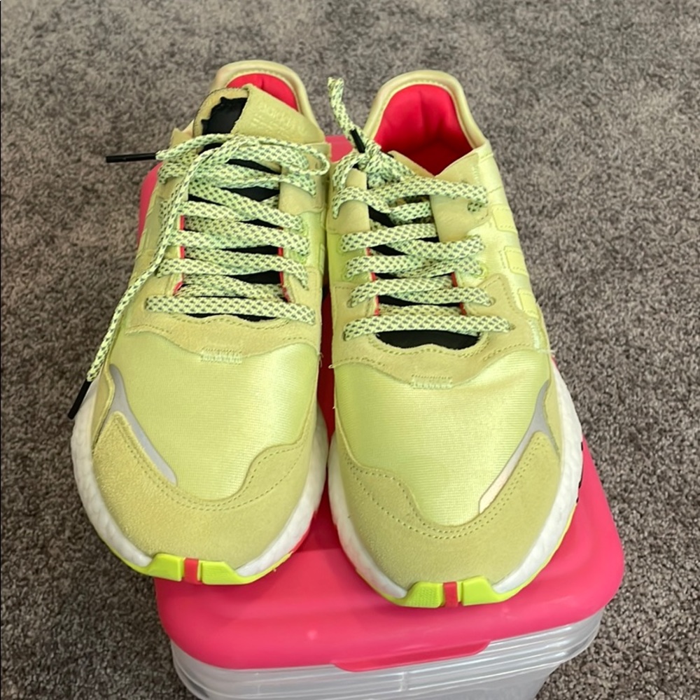 ADIDAS WOMENS 6